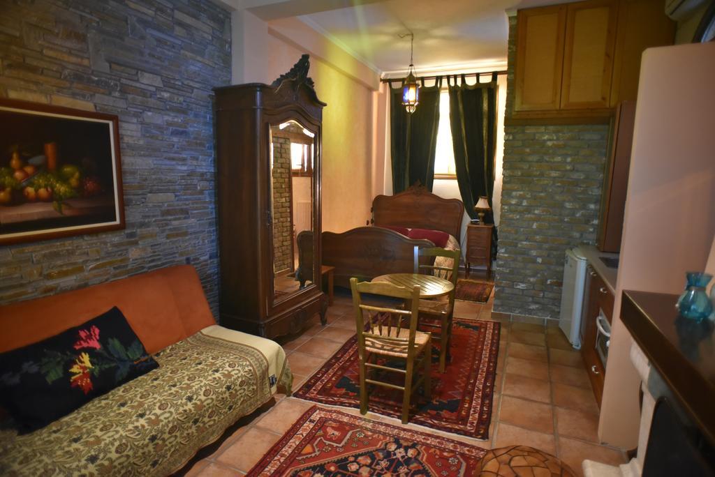 Santa Marina Guesthouse Като-Лутраки Экстерьер фото