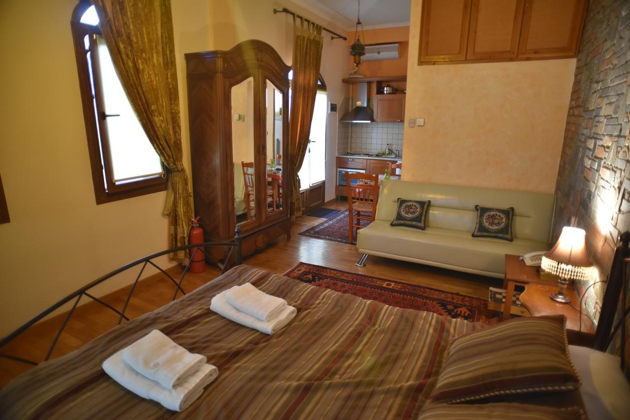 Santa Marina Guesthouse Като-Лутраки Экстерьер фото