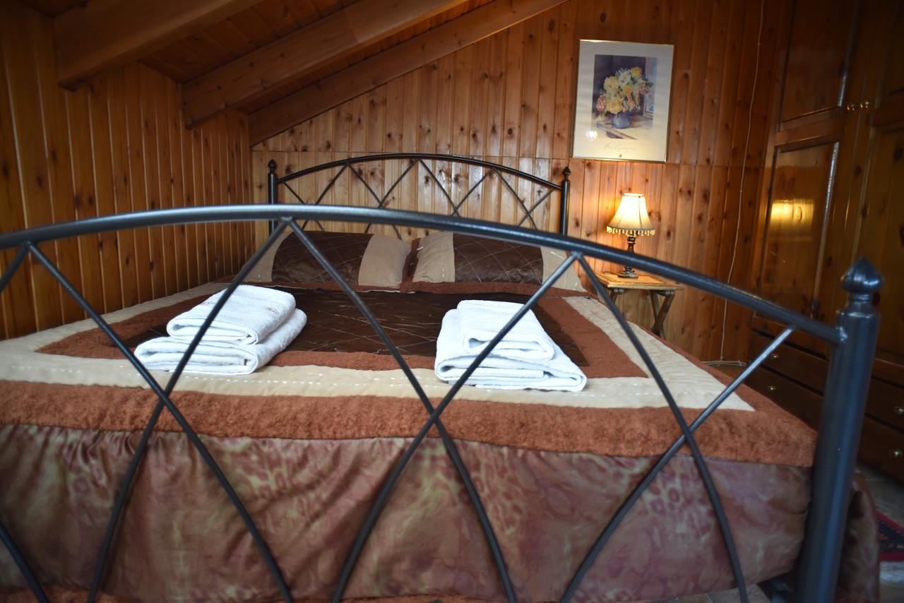 Santa Marina Guesthouse Като-Лутраки Экстерьер фото