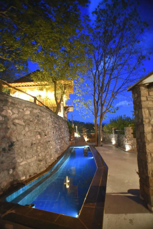 Santa Marina Guesthouse Като-Лутраки Экстерьер фото