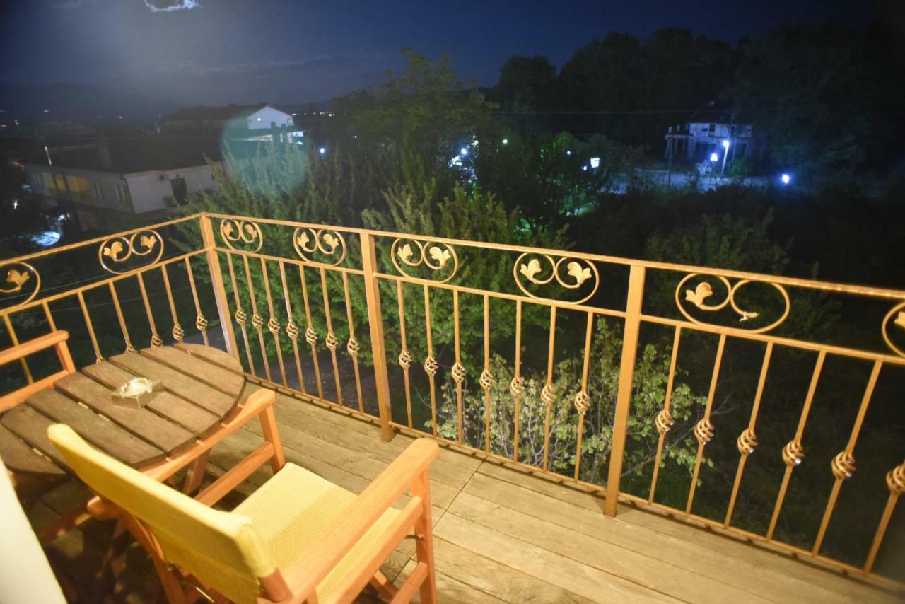 Santa Marina Guesthouse Като-Лутраки Экстерьер фото
